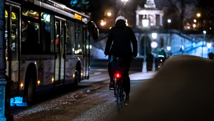 06-cyclist-at-night_1637050003.jpg